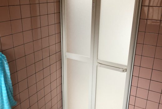 開閉スムーズで安全な浴室折戸🚪